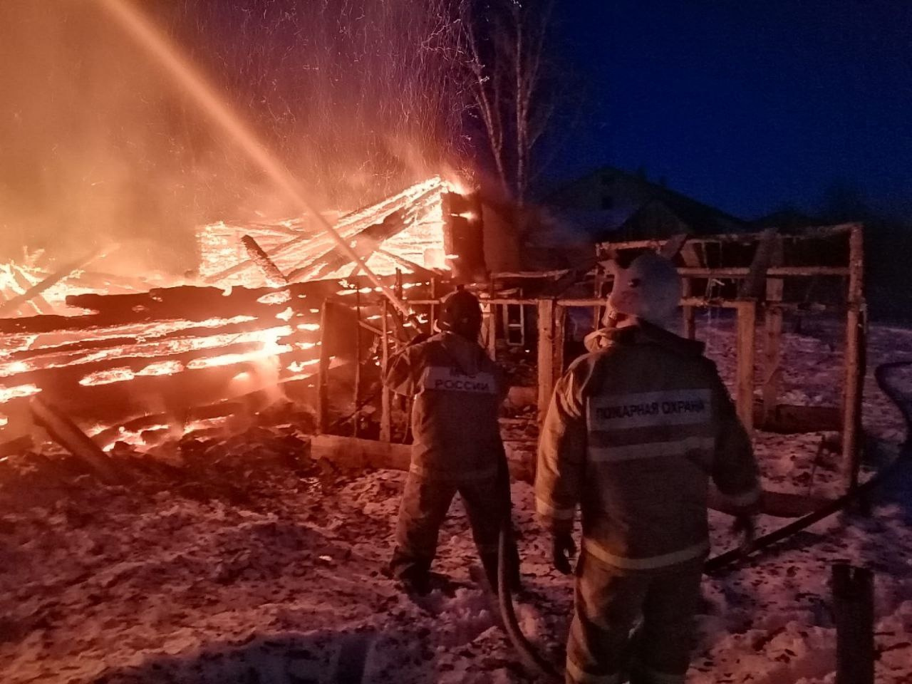 В Новгородском районе сгорел жилой дом | 16.03.2022 | Великий Новгород -  БезФормата